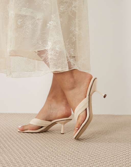Public Desire - Sandales à petit talon et entre-doigts en textile - Crème, 4 de 4