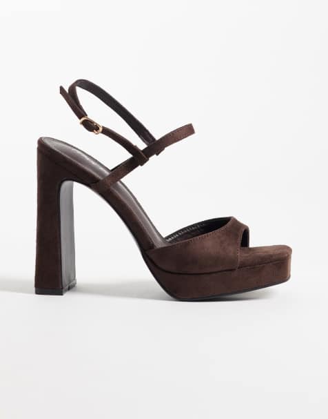 Public Desire - Sandalias de plataforma con tacón Rhoda de ancho especial en ante sintético chocolate - view 1