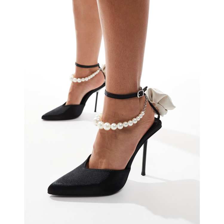 Public Desire Sariah Scarpe con tacco nere a punta con dettaglio a forma di fiore e cinturino alla caviglia