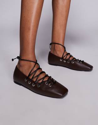 Public Desire - Schnürschuhe in Braun im Used-Look-Brown