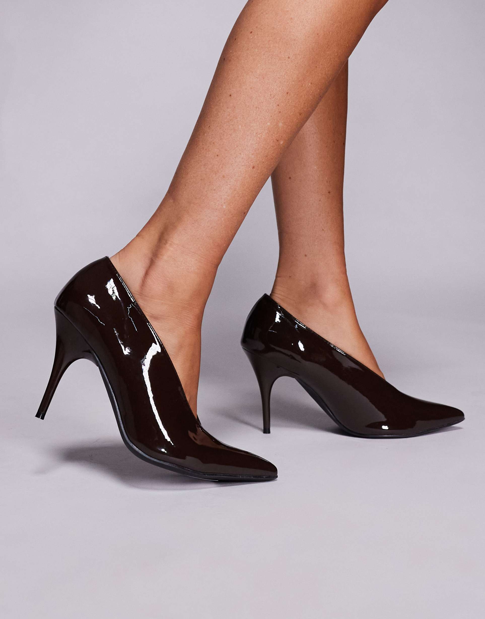 public desire sedona pointed toe heeled pumps in brown
