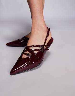 Public Desire - Shilpa - Spitze Riemchen-Pumps in Burgunderrot mit Fersenriemen
