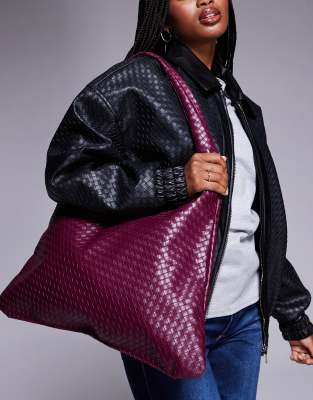 slouchy shoulder tote bag in burgundy weave-Red