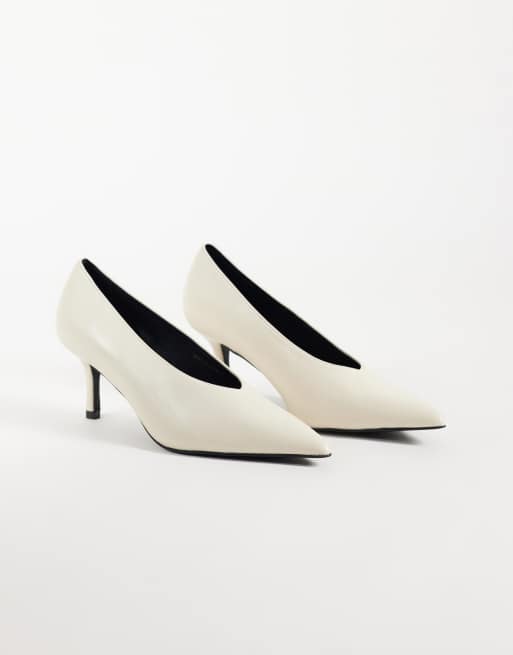 Public Desire Solaire pumps med klack i off white, 2 av 4