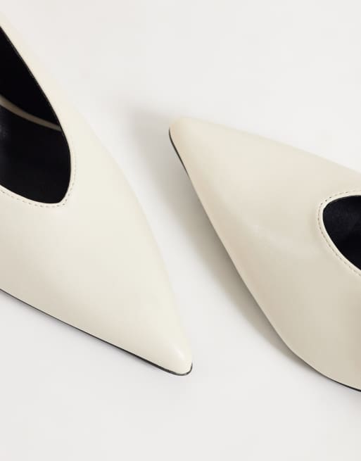 Public Desire Solaire pumps med klack i off white, 3 av 4