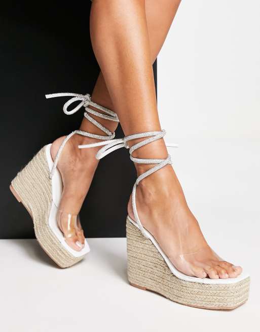 Public Desire – Sunbeam – Zdobione diamencikami białe espadryle na koturnie z wiązaniem na kostce