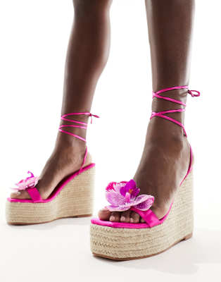 Public Desire - Tabatha - Espadrilles in Rosa mit Absatz und Blumendetail