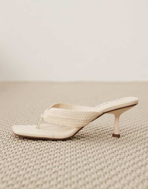 Public Desire - Teensandalen met kittenhak van textiel in crème, 2 van 4