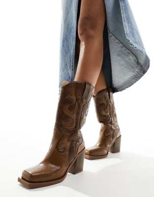 Public Desire - Texas - Mittelhohe Ankle-Boots in Vintage-Braun mit Schlangenmuster-Brown