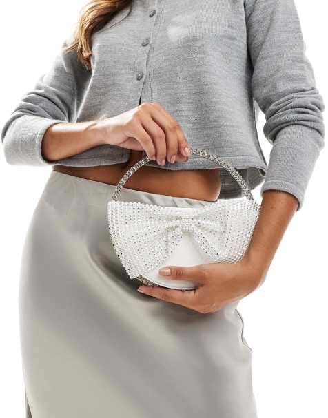 Public Desire – The Alessia – Vit, rosettformad kuvertväska med strass - view 1