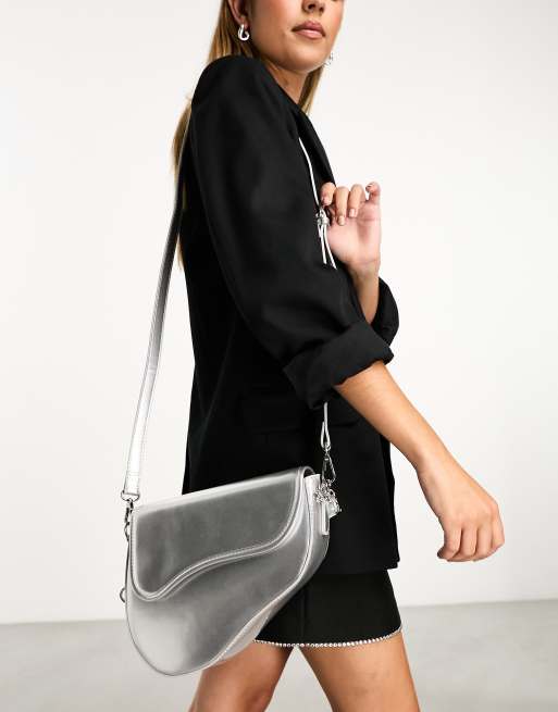 Public Desire – The Fox – Schultertasche in Silber