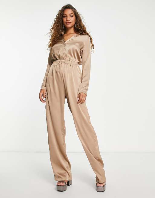 Public Desire - Tuta jumpsuit oversize in raso color cammello