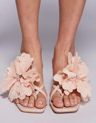 Public Desire - Varley - Sandales à talon mi-haut avec fleur - Pêche-Orange