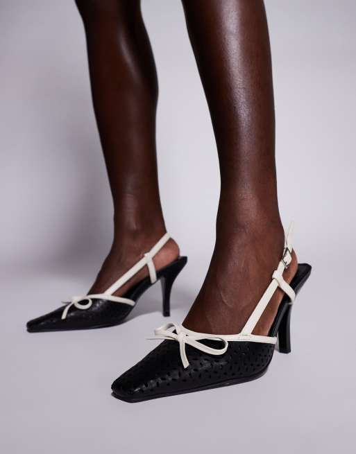 Public Desire Wide Fit – Alchemy – Czarno-kremowe buty na obcasie z paskiem za piętą i kokardką