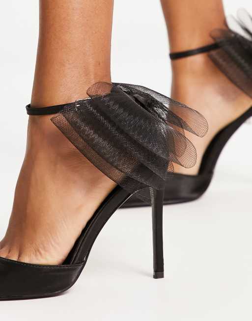 Public Desire Wide Fit - Belle - Scarpe a punta nere con fiocco in tulle