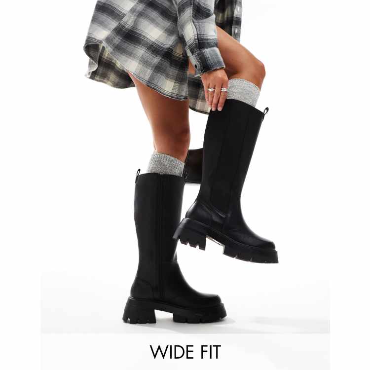 Public Desire Lariza ブラック ニーハイブーツ　US7 Public Desire Wide Fit Bryant pull on knee boots in black PU | ASOS