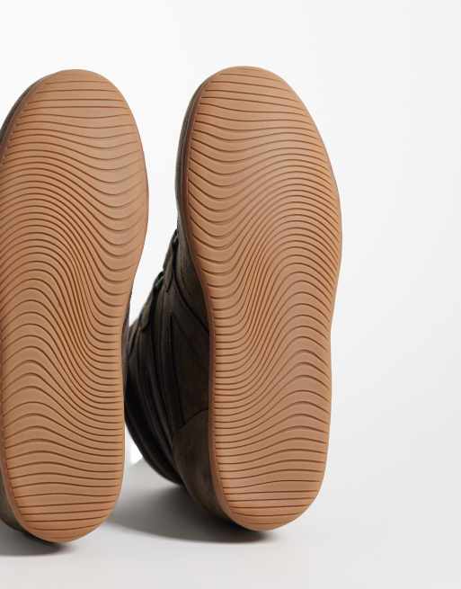 Public Desire Wide Fit - Carmina - Baskets compensées en suédine - Taupe, 5 de 5