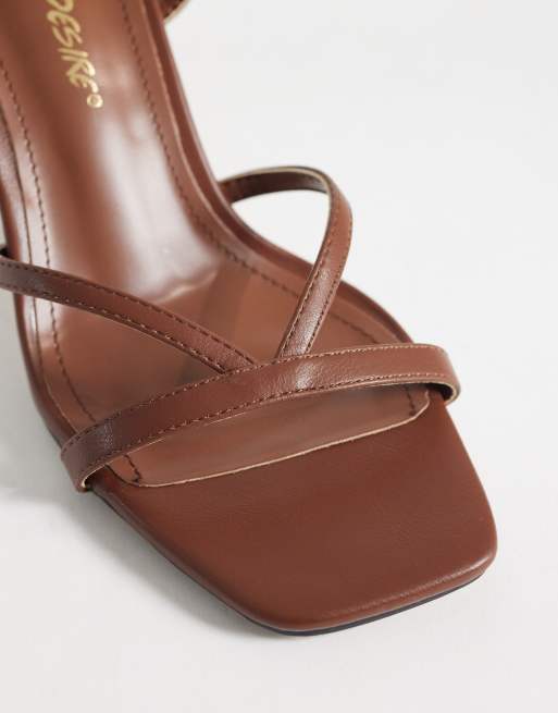 Public Desire Wide Fit - Everleigh - Brune sandaler med blokhæl, 4 af 4