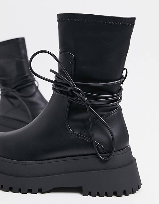 dato Brun Stå sammen Public Desire Wide Fit Finale chunky flat ankle boots with tie in black |  ASOS