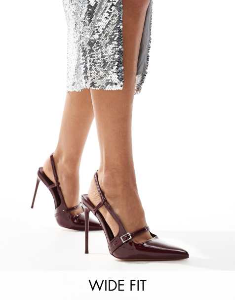 Public Desire Wide Fit – Forget Me Not – Wiśniowe lakierowane buty na obcasie z noskami w szpic i paskami za piętą - view 1