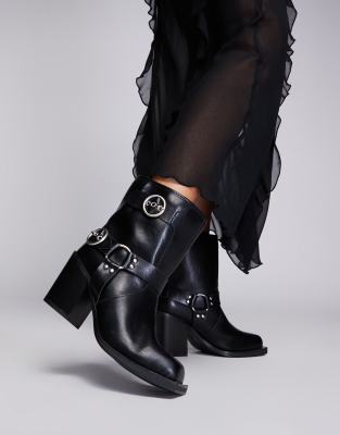 Freak heeled ankle biker boots in black