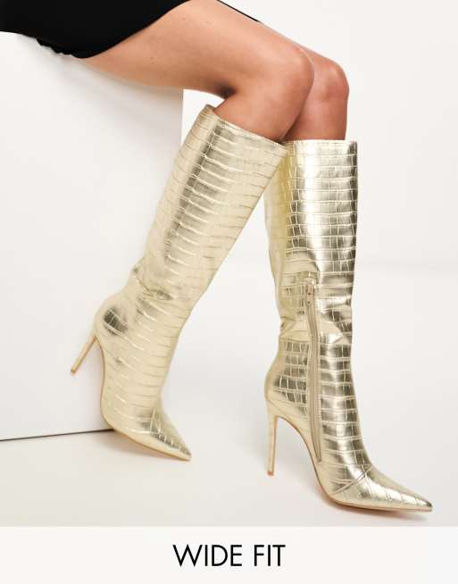Public Desire Wide Fit Horizon Stivali al ginocchio con tacco color oro effetto coccodrillo