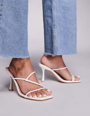 Public Desire Wide Fit - Jamie - Riemchen-Mules in Weiß mit mittelhohem Absatz, weite Passform
