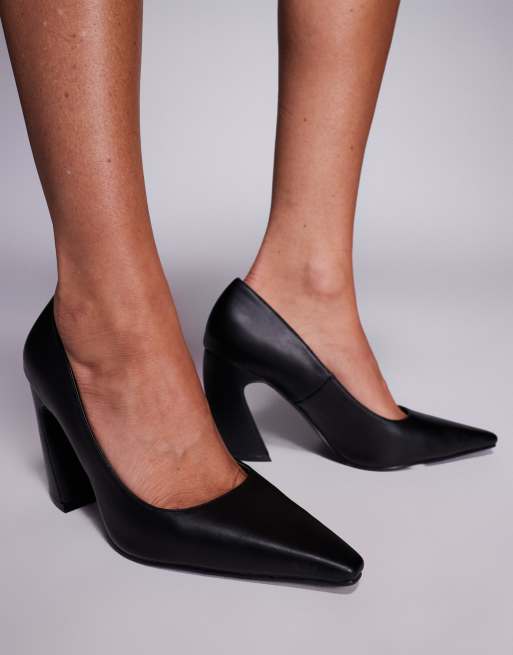 Public Desire Wide Fit – Jealousy – Pumps in Schwarz, weite Passform, 3 von 4