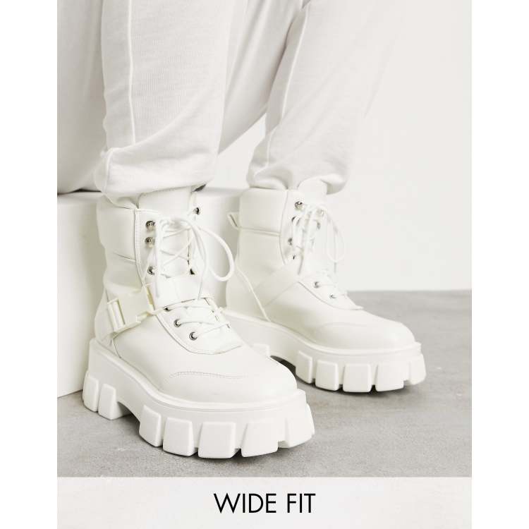 White boots hot sale with buckles