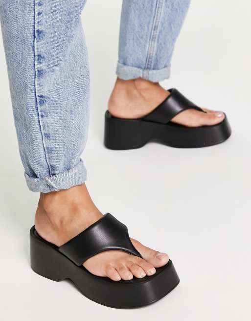 Public Desire Wide Fit – Kaye – Svarta, grova, flatform-sandaler, 3 av 4