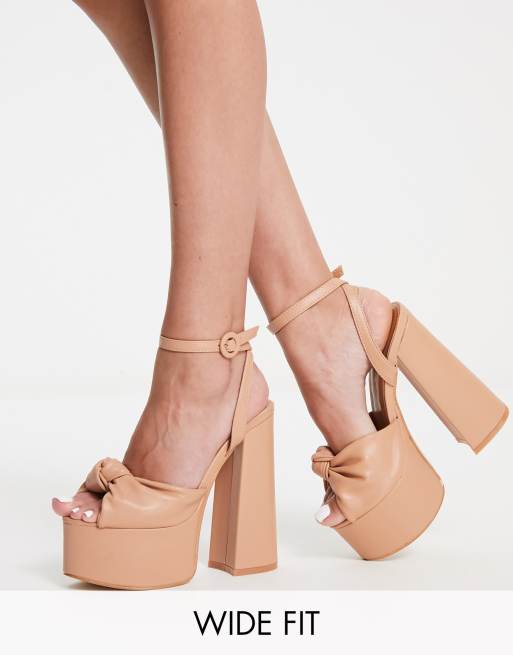 Public Desire Wide Fit - Knot On - Beige sandaler med plateauhæl
