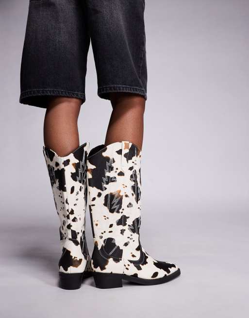 Public Desire Wide Fit - Koiboi - Bottines style santiags à imprimé vache, 3 de 4