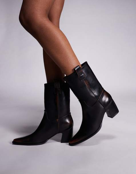 Public Desire Wide Fit – Layleigh – Stiefeletten in Braun mit abgerundetem Absatz, weite Passform - view 1