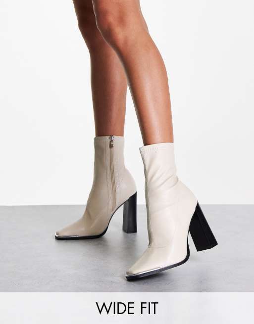 Public Desire Wide Fit – Liberty – Naturvita klackboots med fyrkantig tå