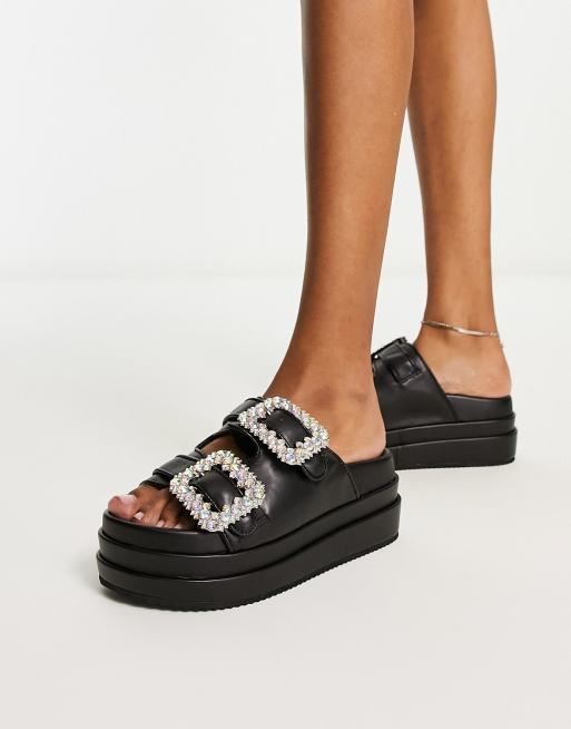 Public store desire flatforms