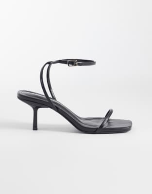 Public Desire Wide Fit - Natalya - Filigrane Sandaletten in Schwarz mit mittelhohem Absatz, weite Passform