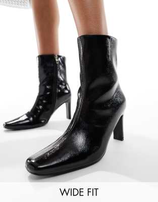 Public Desire Wide Fit - Polaris - Ankle-Boots in Schwarz mit eckiger Zehenpartie und Absatz