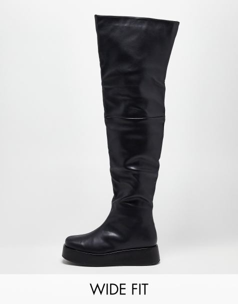 Public Desire Wide Fit - Rosie - Sorte flade overknee-støvler - Kun hos ASOS - view 1