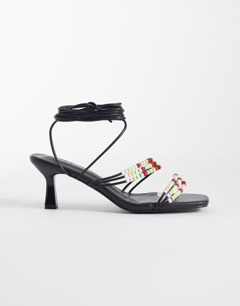 Public Desire Wide Fit – Sandaletten in Schwarz mit buntem Perlenbesatz und Kitten-Absatz, weite Passform - view 1