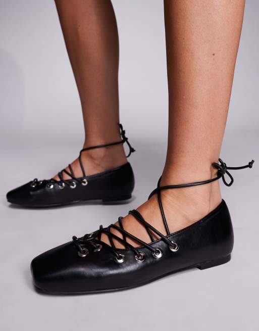 Public Desire Wide Fit – Schnürschuhe in Schwarz, weite Passform, 3 von 4