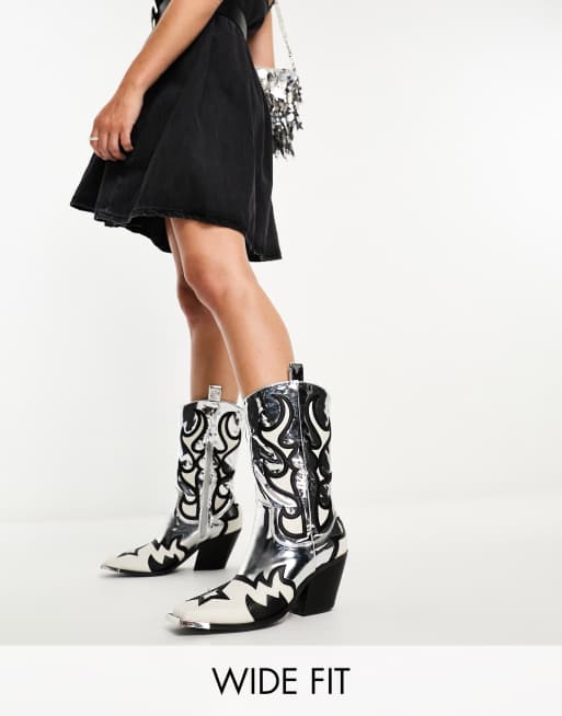 Public Desire Wide Fit - Starrie - Westernlaarzen met vlammendetail in zilver