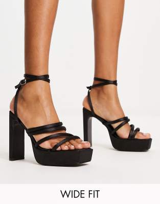 Public Desire Wide Fit - Viola - Sandalen aus Satin in Schwarzer Satin mit Plateausohle-Black