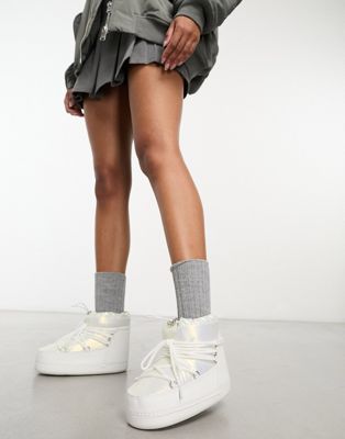 Public Desire Zuri low ankle snow boot in metallic white - ASOS Price Checker