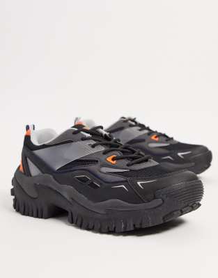 pull and bear black trainers