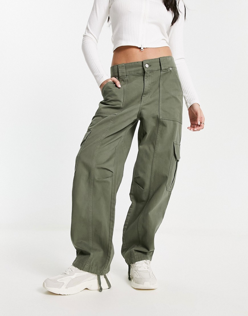 Pull & Bear cargo trouser with adjustable cuff in khaki-Green