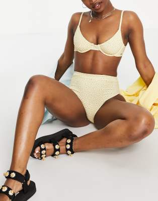 Pull & Bear - Højtaljede bikinitrusser i gul med blomstermønster