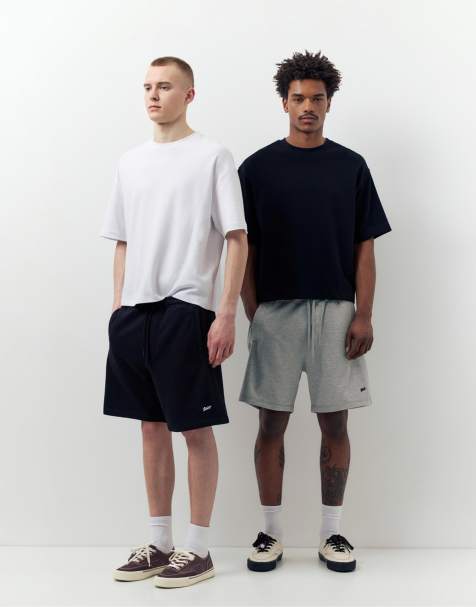 Pull&Bear 2-pack of stwd bermuda short sweatpants in black - view 1