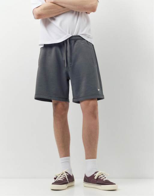 Pull&Bear 2-pack of stwd bermuda short sweatpants in grey, 2 of 4