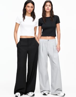 Pull & Bear - 2er-Pack gerippte T-Shirts in Schwarz und Weiß-Bunt