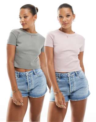 Pull & Bear - 2er-Pack knapp geschnittene T-Shirts in Rosa und Grau-Bunt